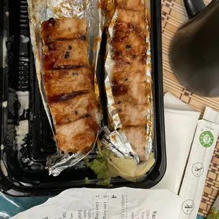 I order lion king sushi roll. Doesn't look or taste anything near it. It was just nasty!! Never coming back again!!