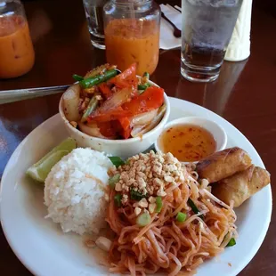 Cashew chicken lunch special -- yum!