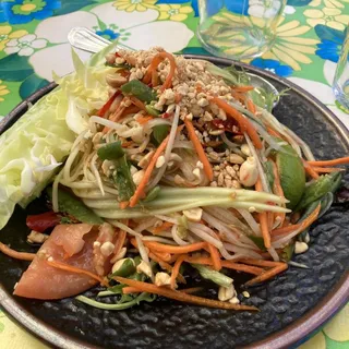 Som Tum (Papaya Salad)