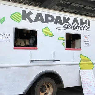 a white food truck