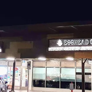 Egghead Cafe at Night (formerly Violet's Grill (restaurant &amp; bar)