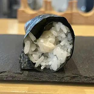 Scallop handroll