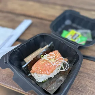 Salmon Hand Roll