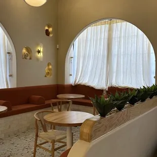 sushi and sashimi, interior