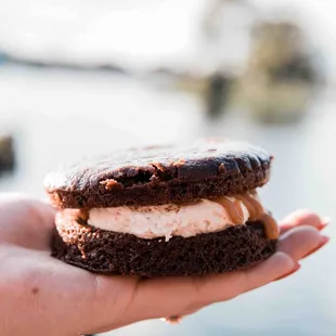 Caramel Whoopie Pie
