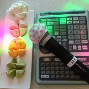 The Mochi Sampler order.