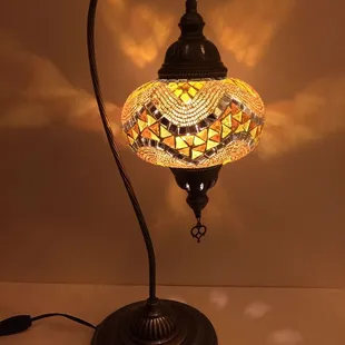 This mosaic table Lamp is so beautiful! There is also online shopping and FREE Shipping.