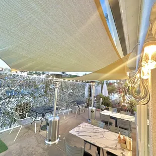 Cute outdoor dining for the PM peeps