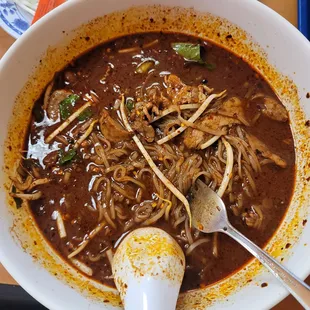 ramen and noodles, food