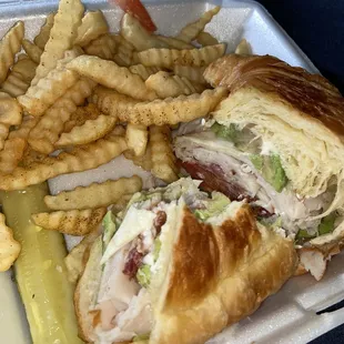 Califronia turkey sandwhich :)