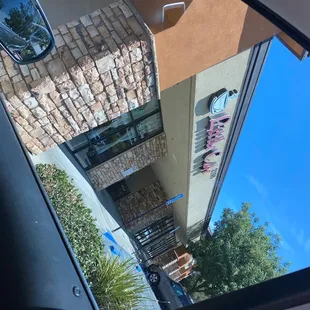 a view of the outside of the building