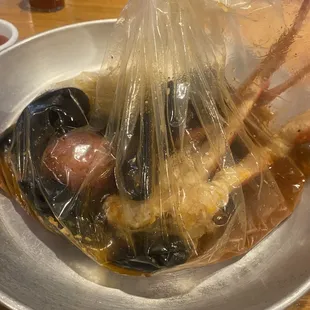 Black Mussel per 1/2 lb and Snow Crab Leg per 1/2 lb Karen's special seasoning   Thanks