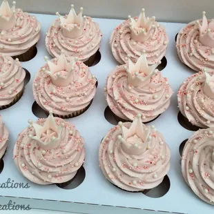 Pink crown cupcakes