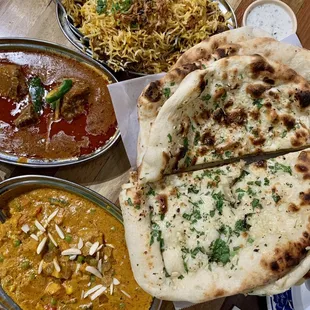 Garlic Naan, Navratan Korma, Beef Nihari, Goat Biryani