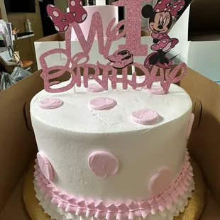 Baby own cake to enjoy