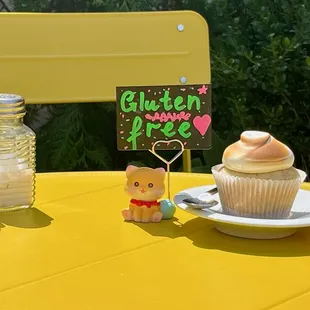 You want to eat here, don&apos;t you.