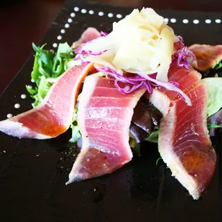 Tuna Tataki Salad