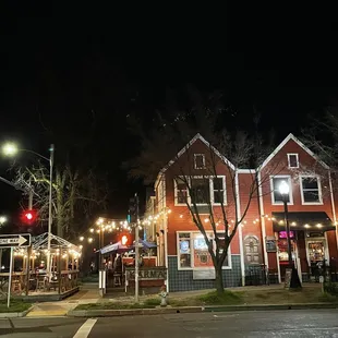 16th &amp; P pretty as a picture