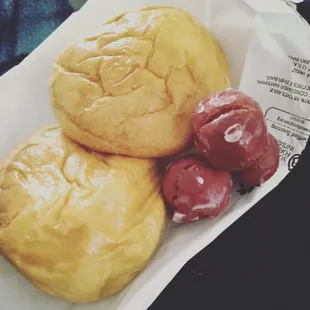 Red Velvet Donut Holes &amp; Mac N Cheese Kolaches!