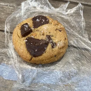 Home Meade cookie - Chocolate chunk cookie with peanut butter