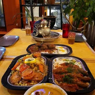 food, chicken wings and fried chicken