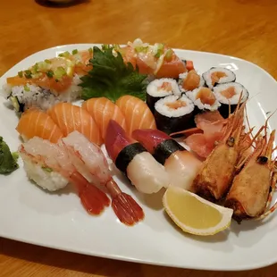 Alaska roll (top), salmon roll (right), salmon/sweet shrimp/surf clam nigiri