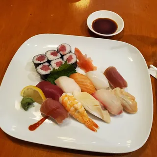 Assorted Deluxe Sushi Dinner