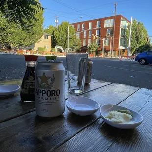 Outdoor seating (3 4 tops)