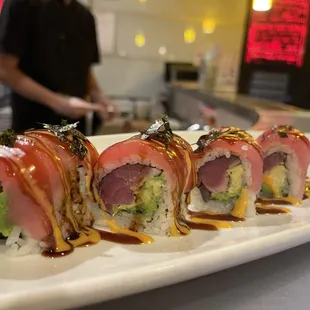 Dancing tuna roll . Special