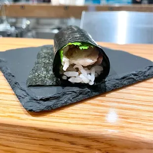 Yellowtail hand roll