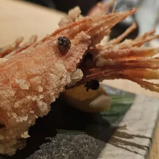 Fried prawn heads