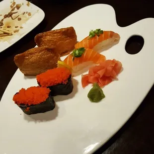 I love the paint palette dish it was served on!