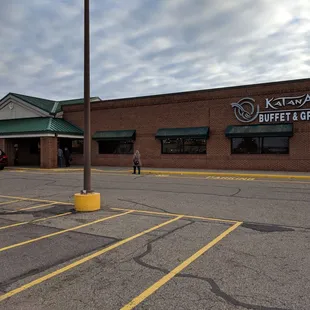 the outside of the restaurant