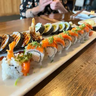 Spider roll. Hotate roll and one of their rolls of the board.