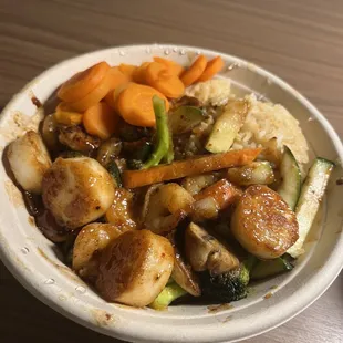 Shrimp and scallop bowl.
