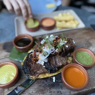 Short rib. Delicious flavors. Yucca fries also very tasty. Crispy and salty with jalepeno and chipotle aioli.