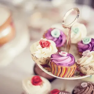 Cupcakes 

Flavors: 
White
Chocolate
Lemon
Carrot
Red Velvet
Banana
Yellow (butter)