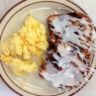 Grilled Raisin Toast with Icing. Yum!