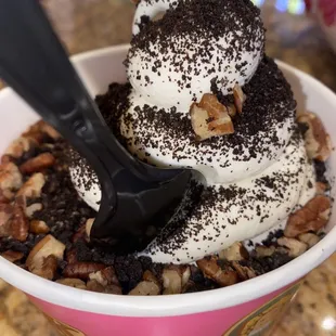 Pecan &amp; Oreo fro yo