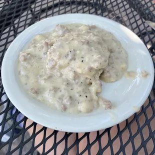 Biscuit and gravy