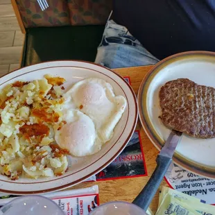 It doesn't have to be fancy to be amazing!  Chopped steak and eggs?  Yes, please!