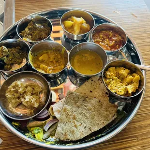 Kathyawadi Thali