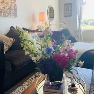 Kathleen&apos;s flowers high contrast black vase asymmetrical arrangement =