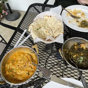 Navaratna veg Korma, Palak Paneer, and Garlic Naan