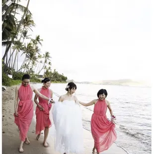 Beach access at Villa Elizabeth in Honolulu, HI. Simply stunning.