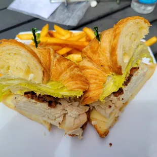 Croissant turkey sandwich