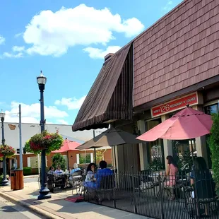 the outside of the restaurant