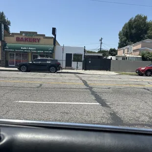 parking is a annoying multiple people park like this