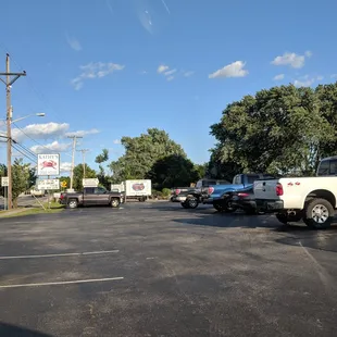 Def seems like a local joint. No frills.