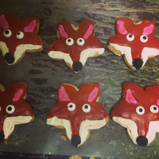 fox cookies...because they are the official bakers for fox 8 news!